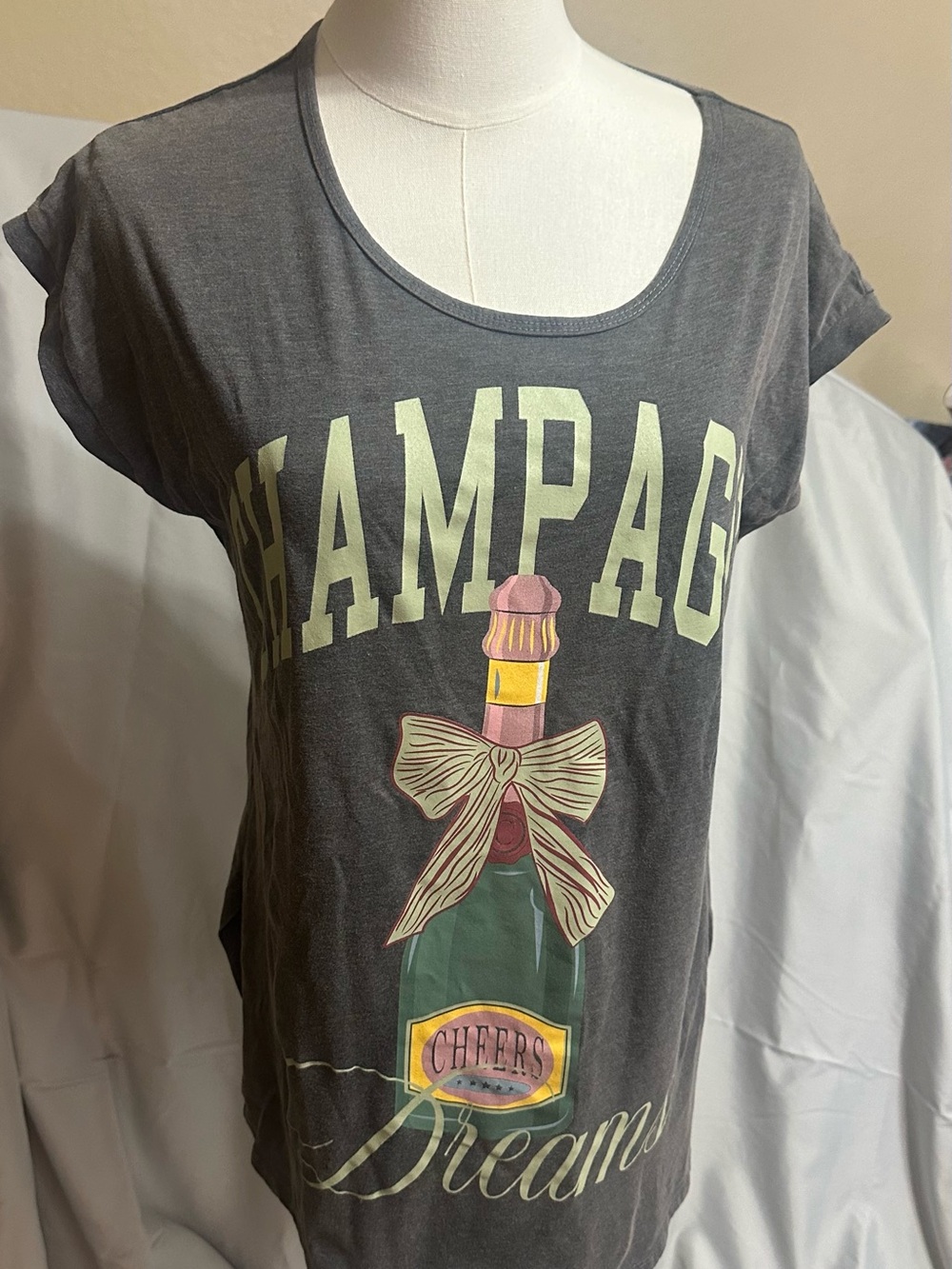 Gray 'Champagne Dreams' Graphic Short Sleeve Tee